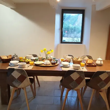Mas De Reilhanette Bed & Breakfast *